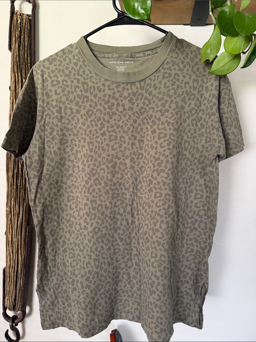 American Eagle leopard print tshirt size xxs, fits a small